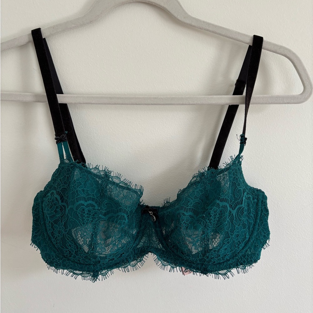 Victoria's Secret unlined Green and Black Lace Bra 34d
